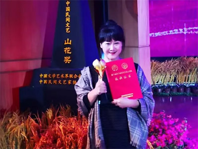 李燕 吉林省民間文藝家、兒童文學(xué)作家、故事作家李謙